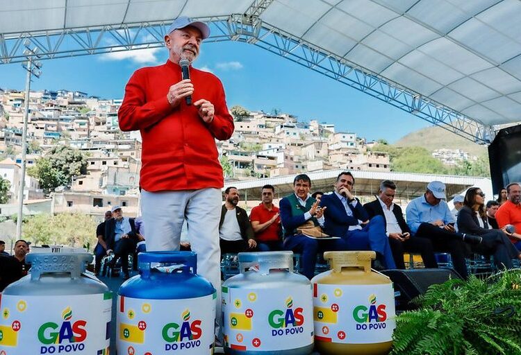 Governo do Brasil inicia o programa Gás do Povo na segunda-feira (24)