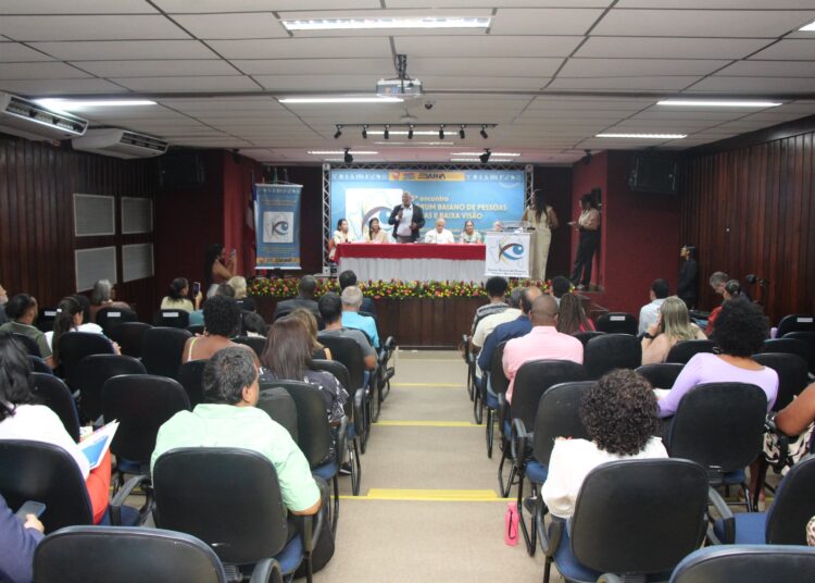 Bahia: Encontro estadual discute políticas públicas para pessoas cegas e com baixa visão