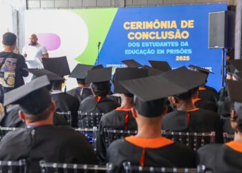 Novos caminhos: Educação transforma trajetórias e marca formatura de estudantes da EJA em unidade prisional na Bahia