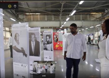Se liga: Exposição fotográfica “Memória e Legado” permanece aberta ao público na Estação de Metrô da Rodoviária