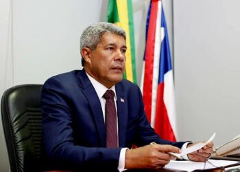 Memória: Governador Jerônimo Rodrigues sanciona lei que proíbe nomes ligados à ditadura em equipamentos públicos
