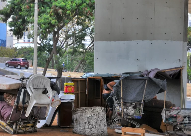 Prevenção e Enfrentamento: Governo do Brasil cria Fórum Nacional para enfrentar violência contra mulheres em situação de rua