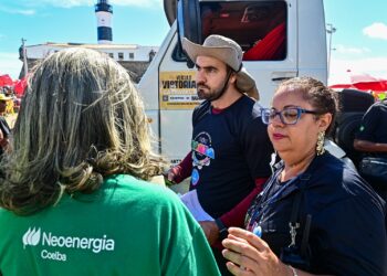 Carnaval de Salvador: Prefeitura e Coelba intensificam fiscalização para coibir uso de serpentinas para evitar danos na rede elétrica