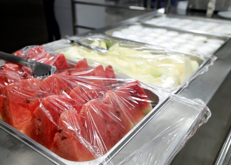 Bahia sem fome: Governo do Estado reinaugura Restaurante Popular Maria Lúcia Pereira e amplia oferta de refeições gratuitas no Comércio