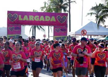 Conscientização: Corrida Mulheres pela Vida mobiliza milhares em Salvador no Dia Internacional das Mulheres