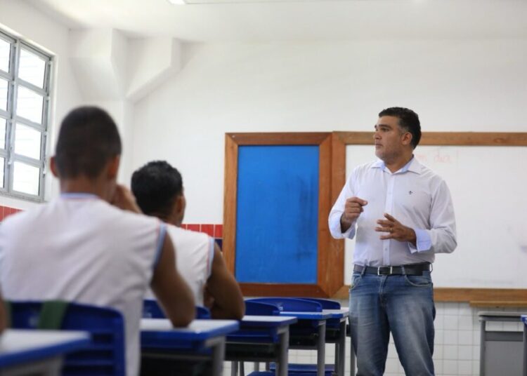 Processo Seletivo Simplificado: SEC convoca mais 146 candidatos aprovados para a função de professor da Educação Básica