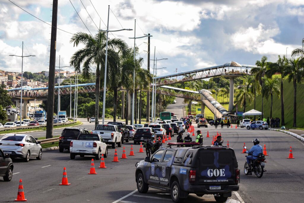 Trânsito: Blitz para conscientização de condutores sobre a campanha do Maio Amarelo