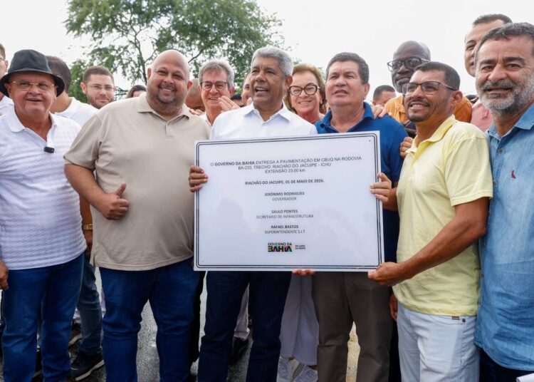 Governo do Estado: Entregas para infraestrutura, saúde e área rural marcam a celebração do Dia do Trabalhador em Riachão do Jacuípe