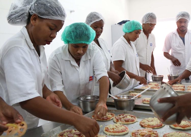 Prefeitura lança 150 vagas em cursos gratuitos voltados à indústria e ao setor gastronômico