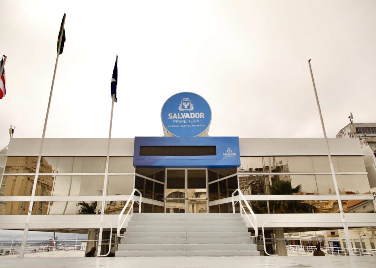 Decreto da Prefeitura estabelece expediente até o meio-dia desta próxima segunda-feira (29)