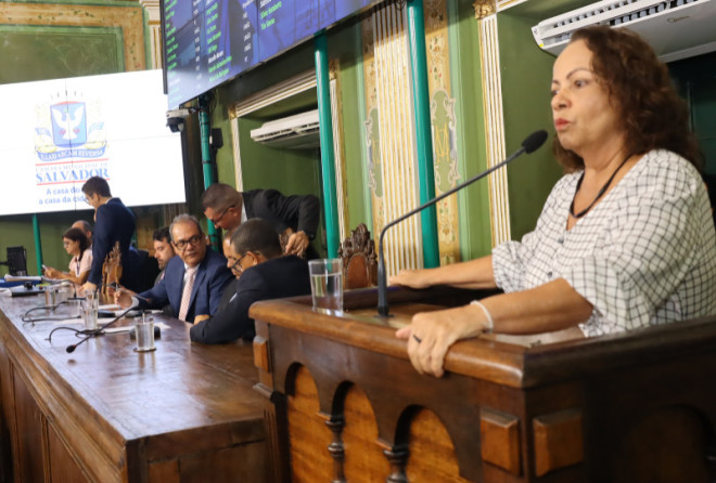 Câmara Municipal: Aladilce defende manutenção da escala de 24h no SAMU e abertura de diálogo