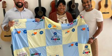 Resíduos têxteis: Prefeitura reaproveita camisas do Carnaval e beneficia mais de 100 famílias em Salvador