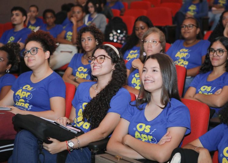 Exame Nacional do Ensino Médio: Professores dão dicas para o Enem em aulão gratuito em Salvador