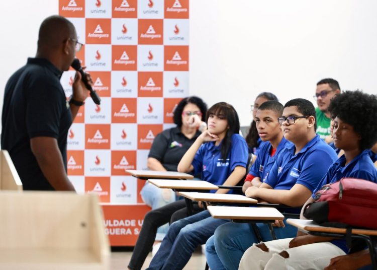 Ensino Municipal: Prefeitura realiza aulão preparatório de português e matemática para alunos do 9º ano em Salvador