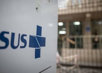 Serviços Públicos e Privados: Cidadãos e profissionais podem denunciar discriminação política na saúde pelo 136