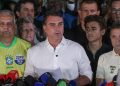 PF apura como Flávio Bolsonaro saiu do país mesmo proibido pelo STF